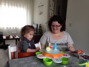 Op tweede kerstdag is het fijn spelen met tante Anja :)